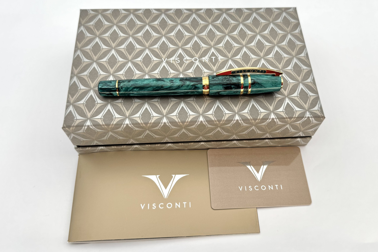 ViscontiLEHomoSapiensDarkEmeraldFPp_C